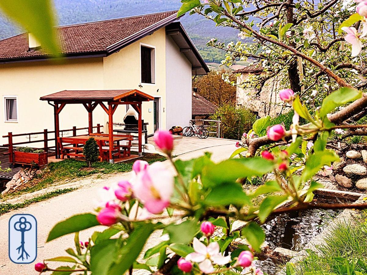 Casa Vacanze Antico Eremo, Tra Natura E Tradizione Campodenno Eksteriør billede